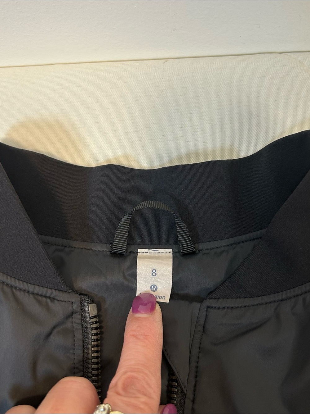Lululemon Black Above the Cloud Bomber Jacket ruched sleeves Women’s 8 Medium - Picture 4 of 8